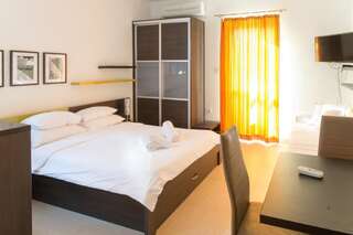 Апартаменты Apartments Alessandra Свети-Стефан Номер-студио с балконом и видом на море-65